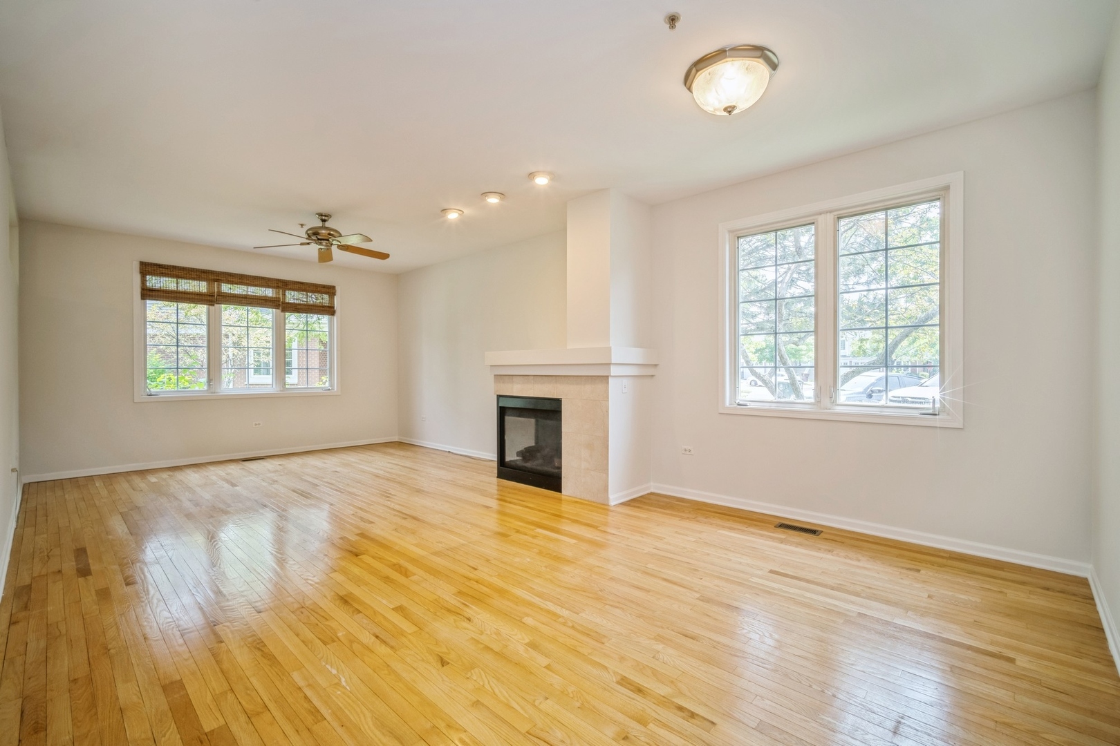 7416 N Lincoln Avenue N Unit: B