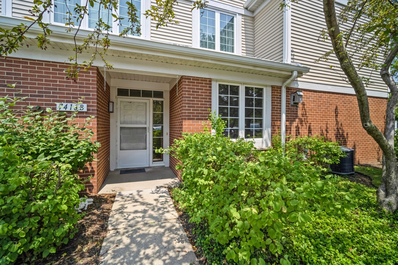 7416 N Lincoln Avenue N Unit: B