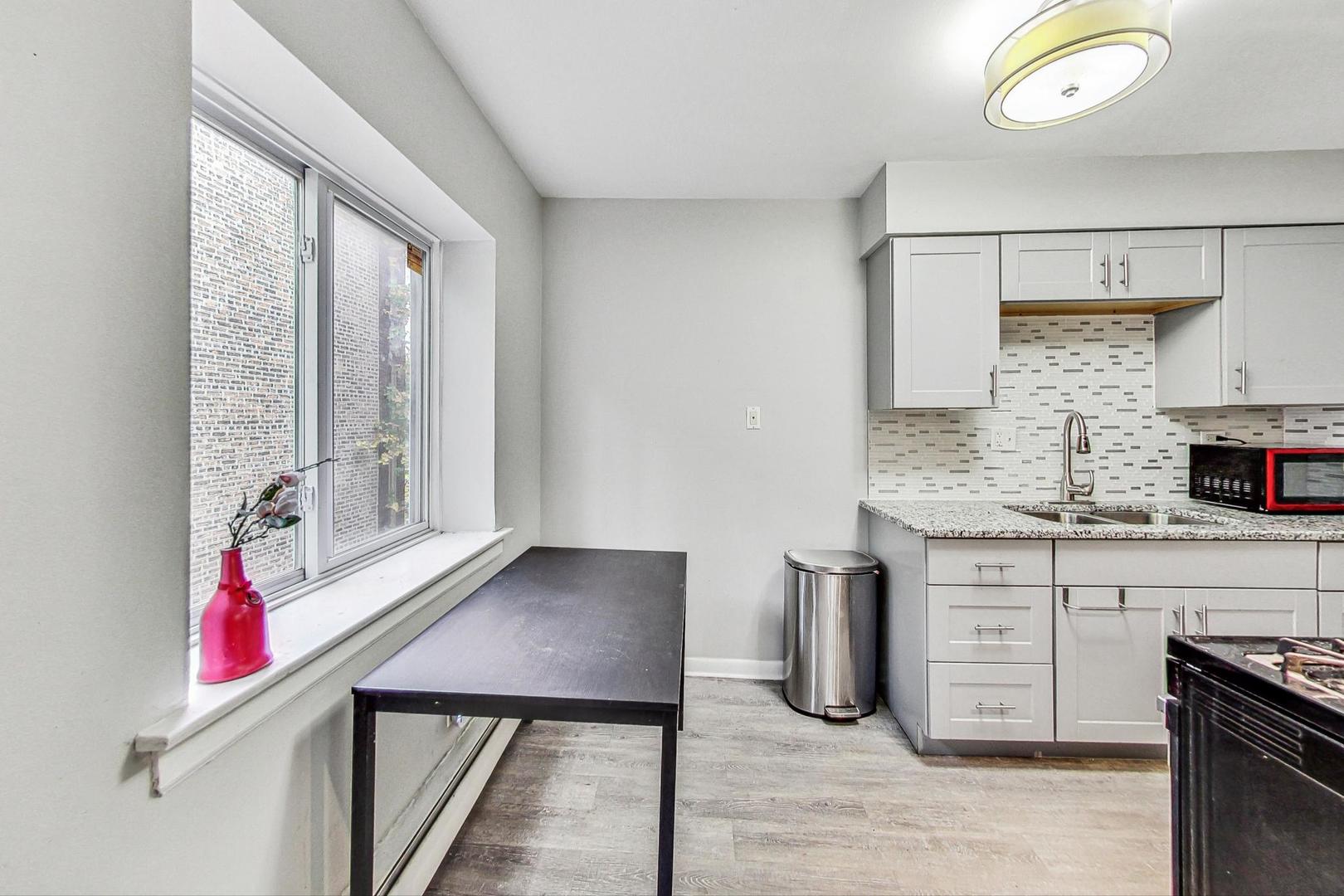 1441 W Farwell Avenue Unit: 3B