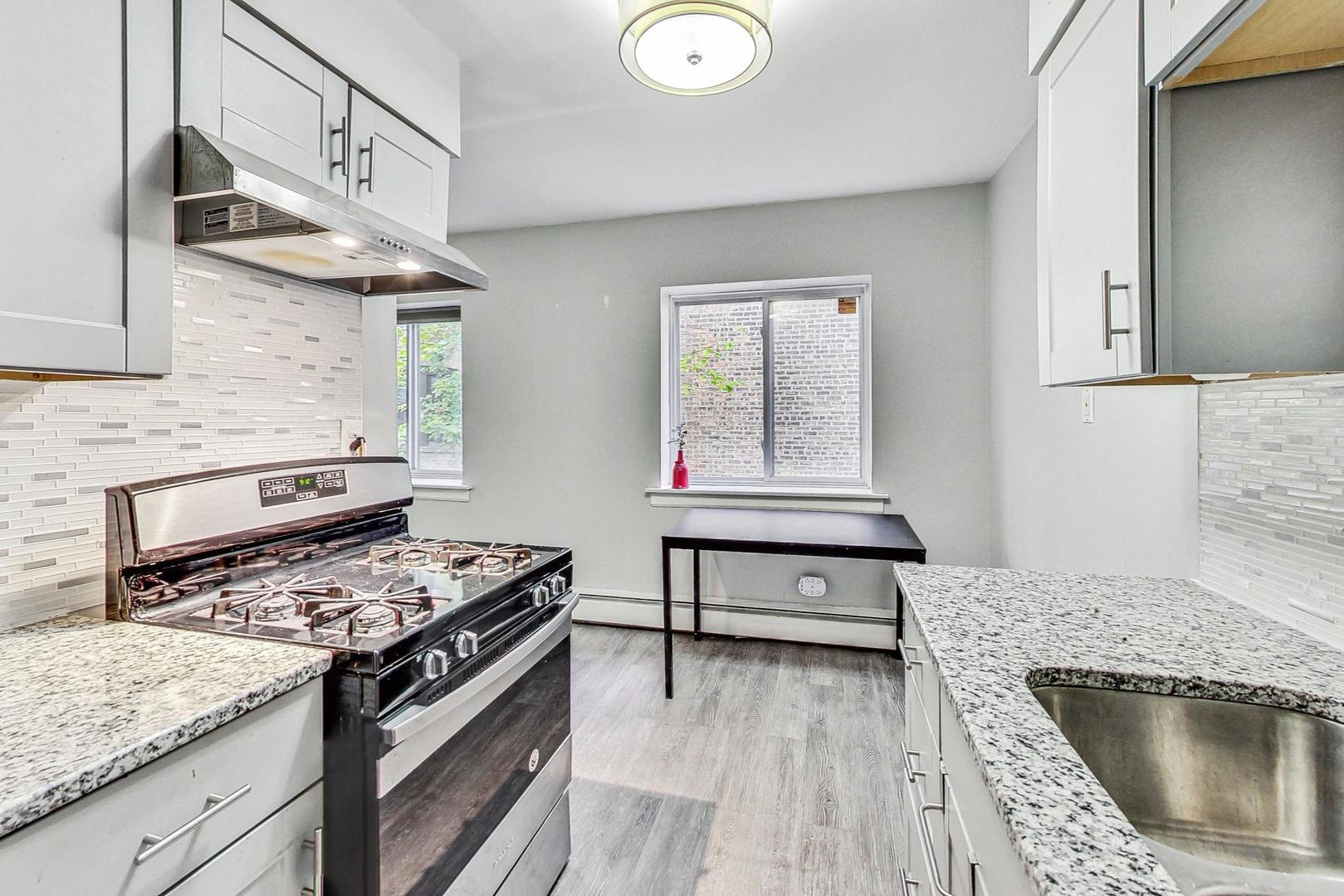 1441 W Farwell Avenue Unit: 3B