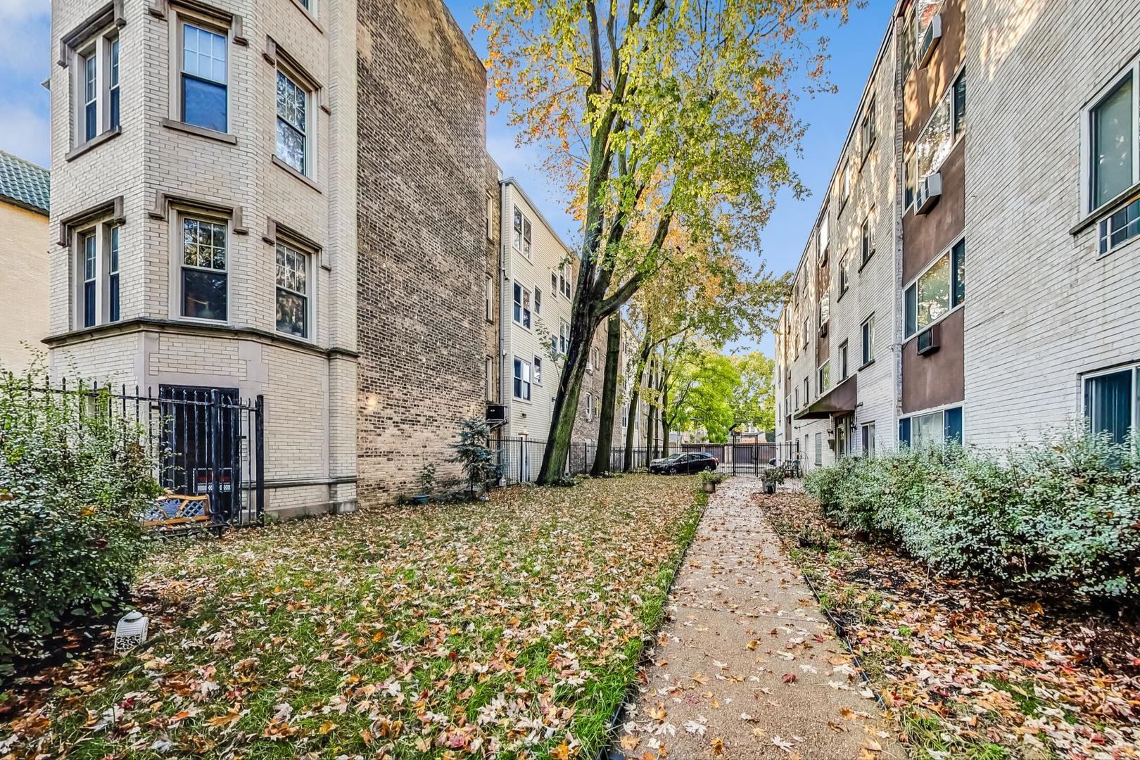 1441 W Farwell Avenue Unit: 3B