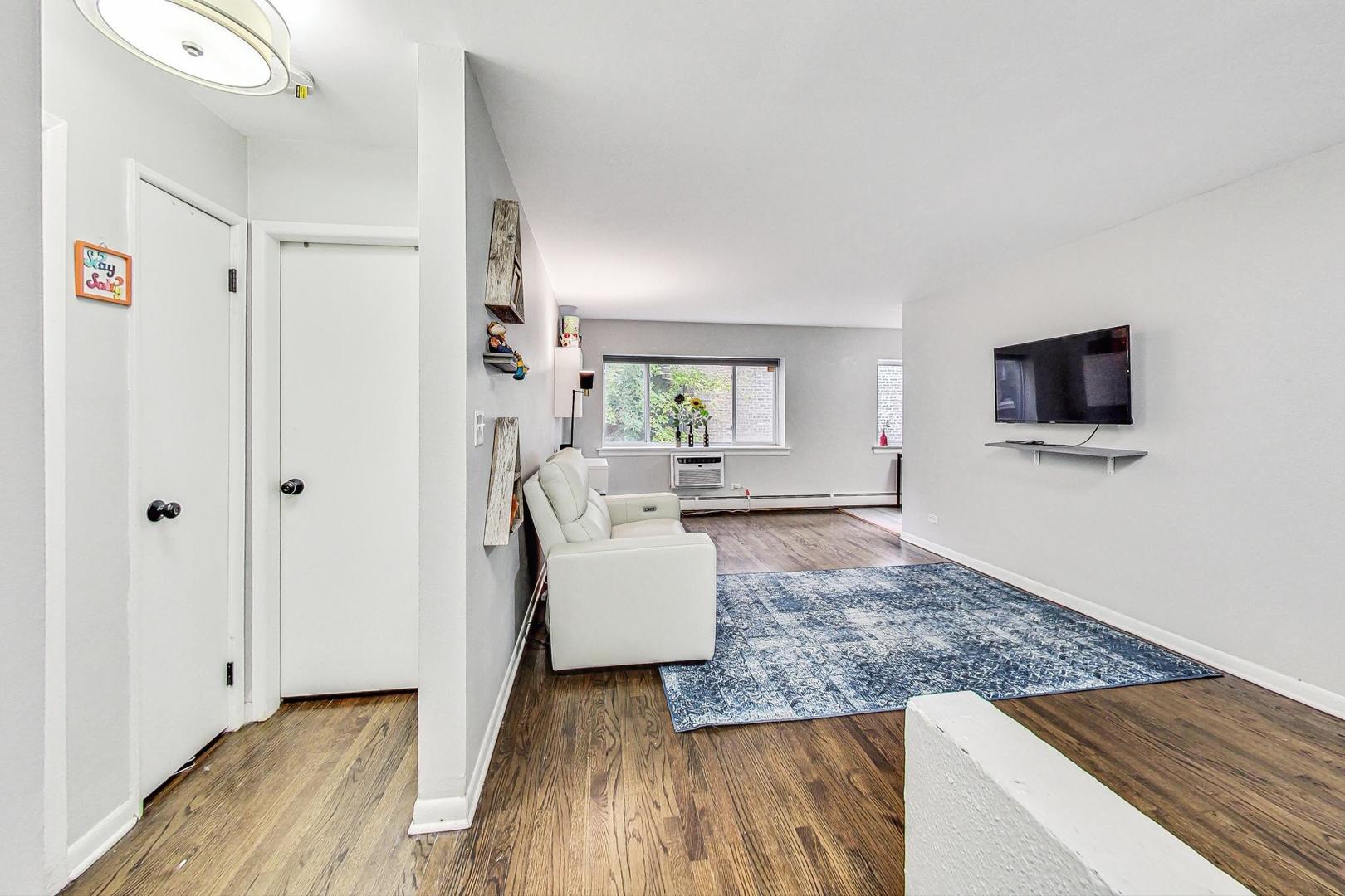1441 W Farwell Avenue Unit: 3B