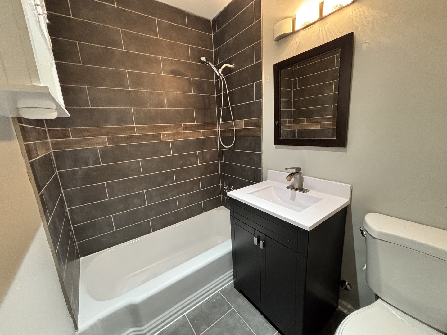 1441 W Farwell Avenue Unit: 3B