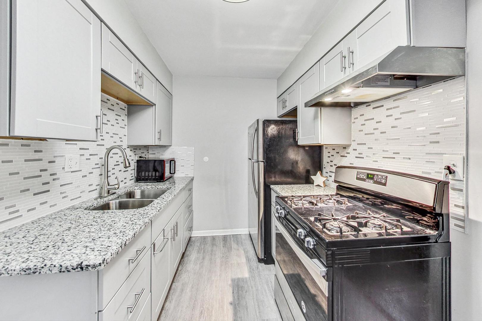 1441 W Farwell Avenue Unit: 3B
