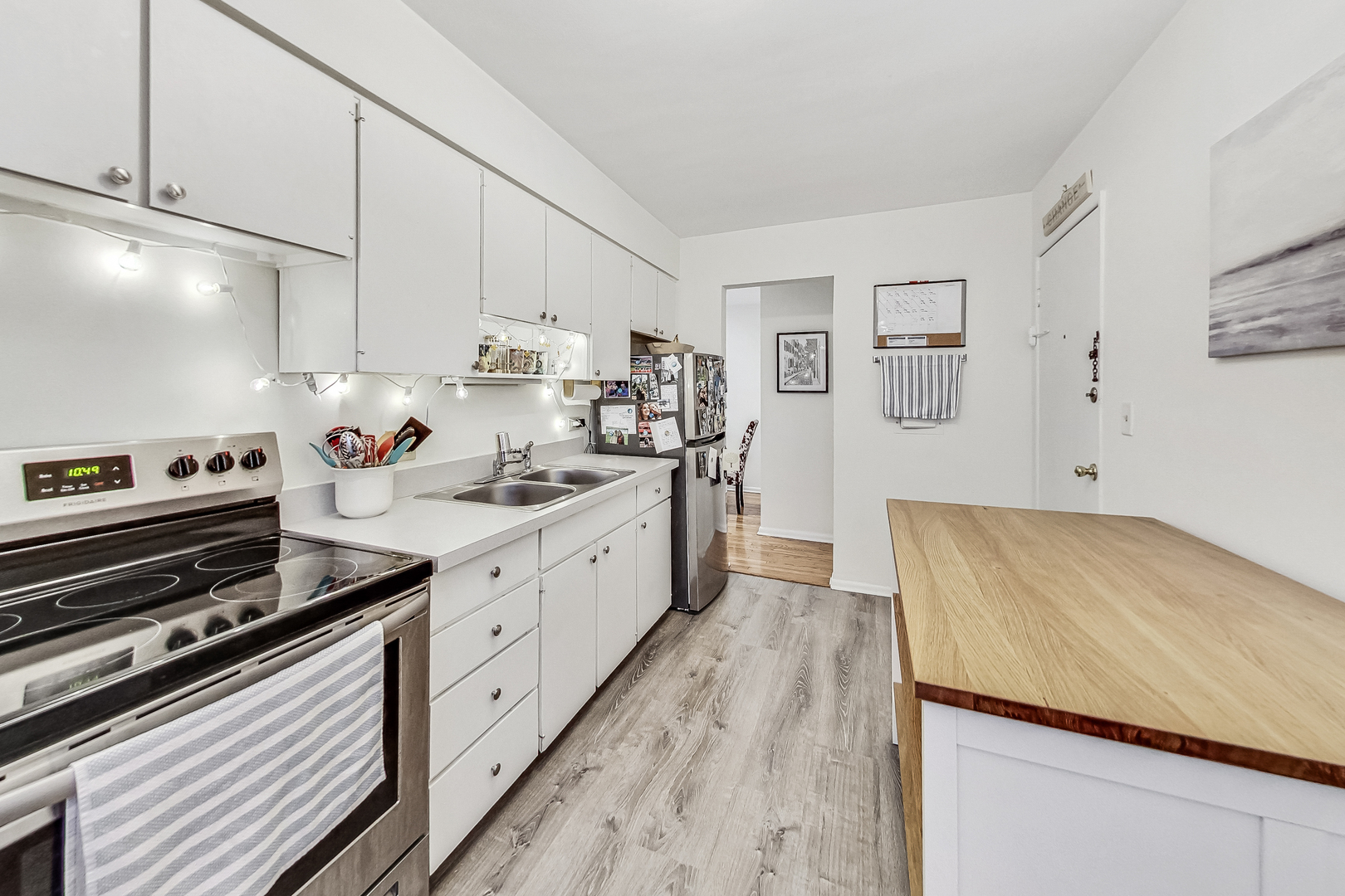 707 Hinman Avenue Unit: 2C