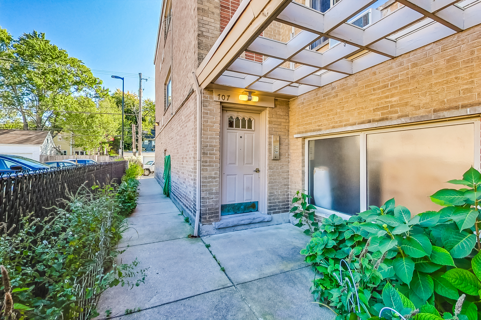 707 Hinman Avenue Unit: 2C