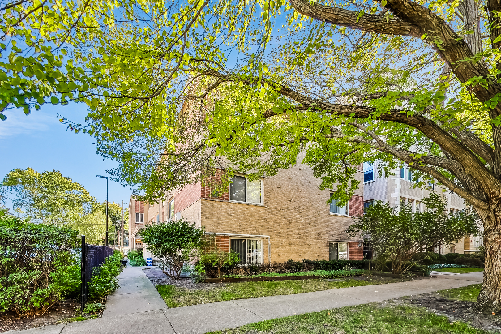707 Hinman Avenue Unit: 2C