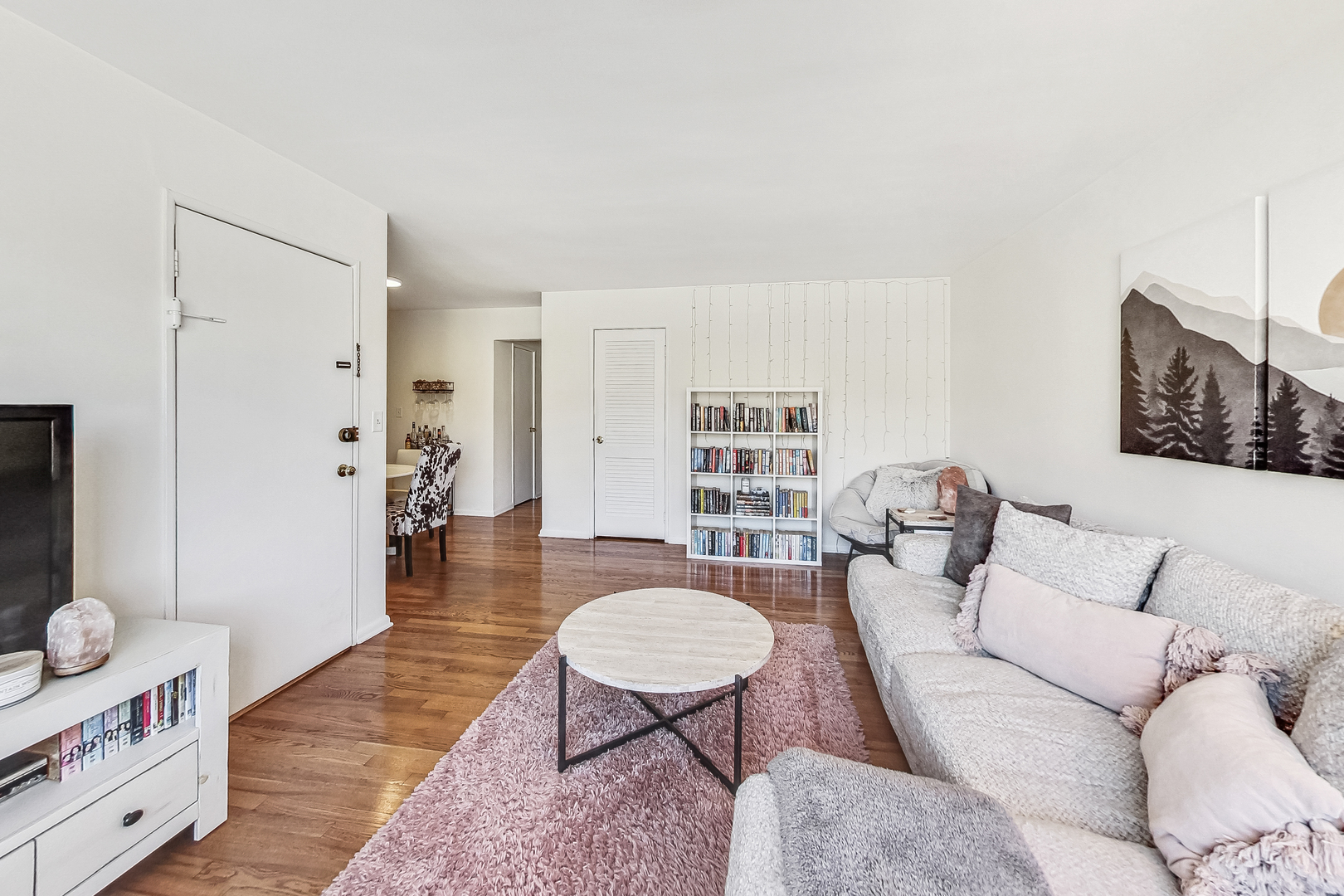 707 Hinman Avenue Unit: 2C
