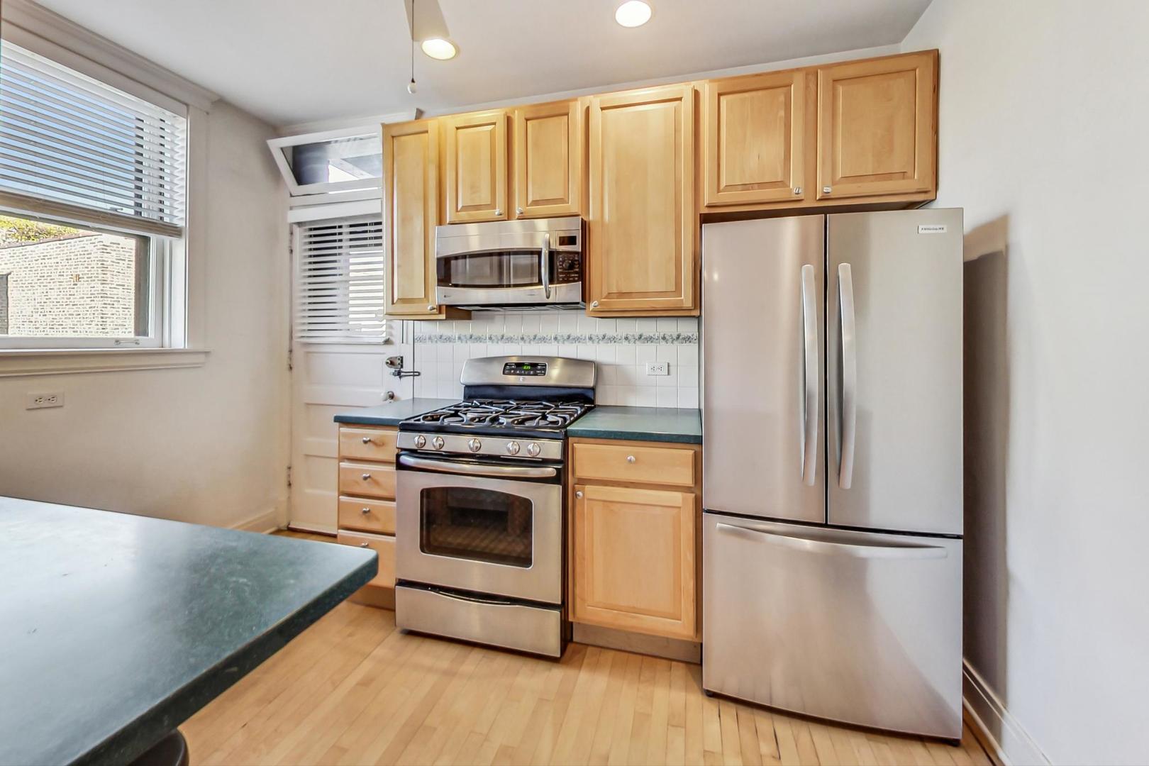 828 Michigan Avenue Unit: D3