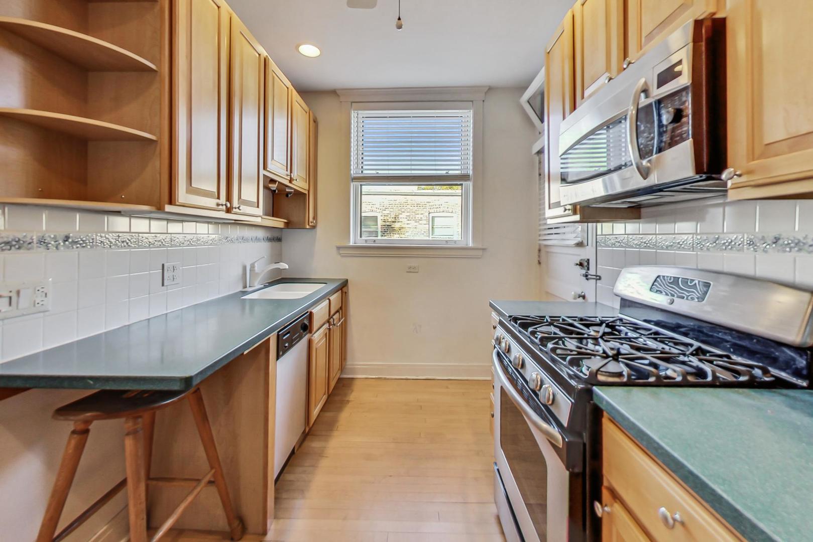 828 Michigan Avenue Unit: D3