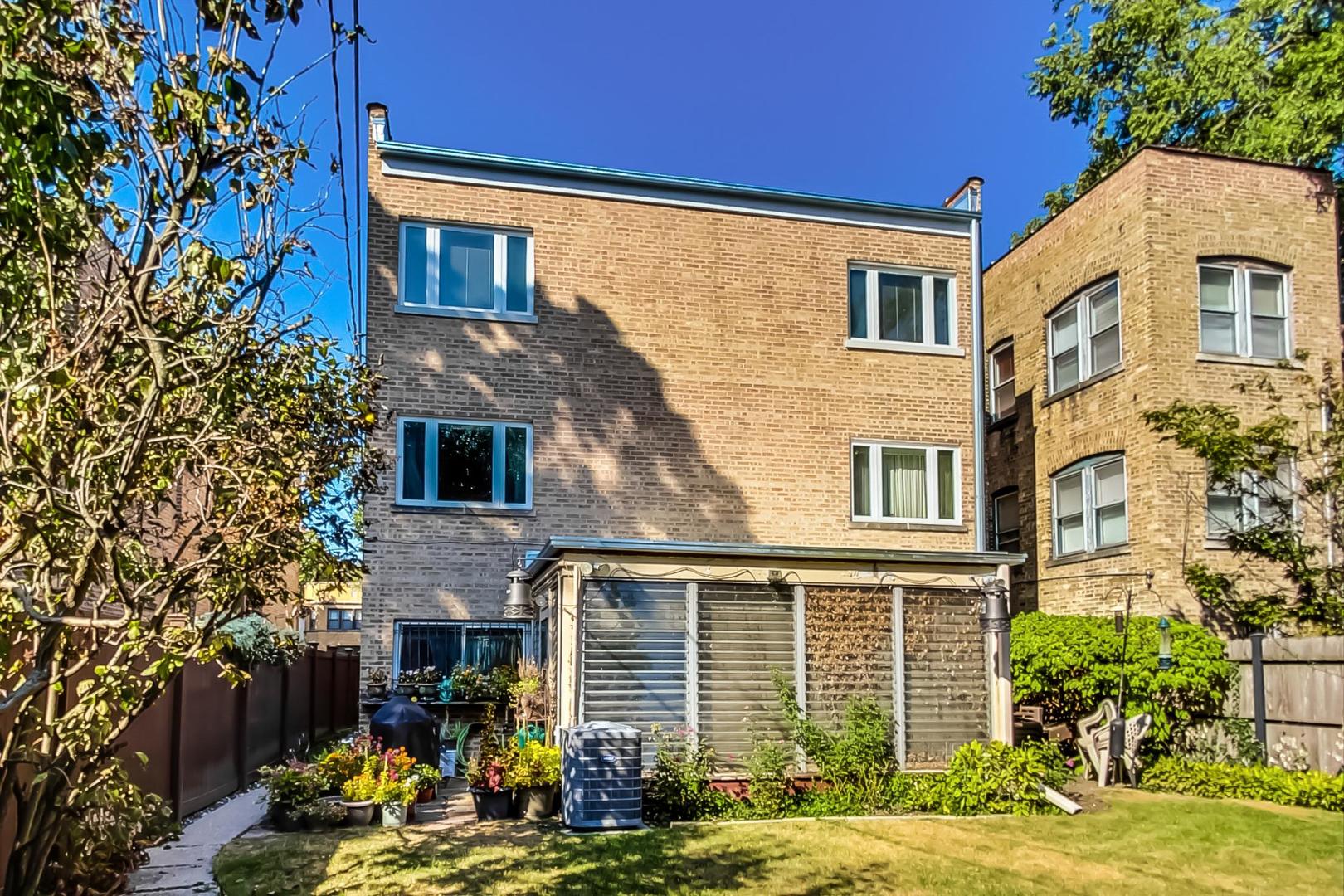 1106 Hull Terrace Unit: 2