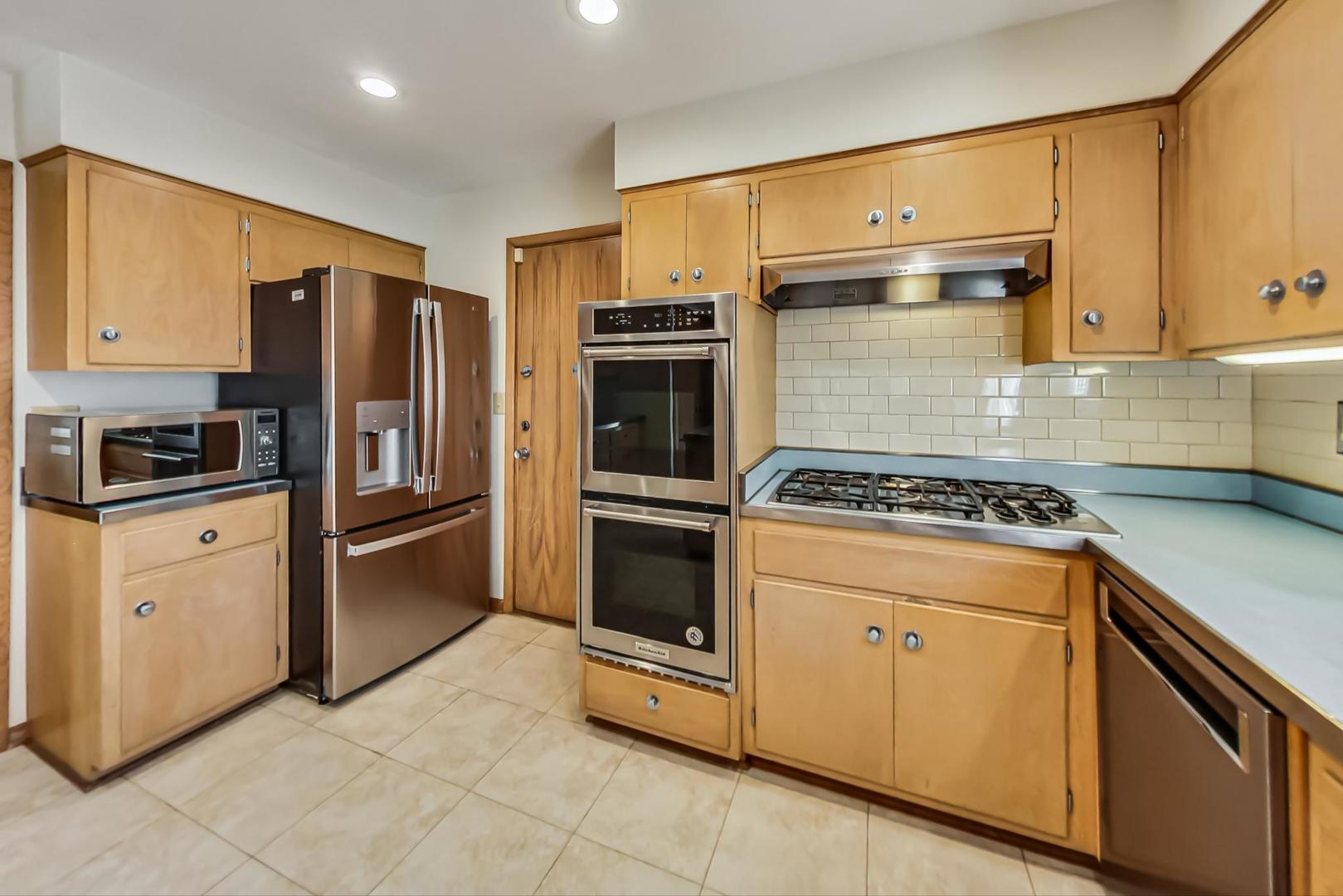 1106 Hull Terrace Unit: 2