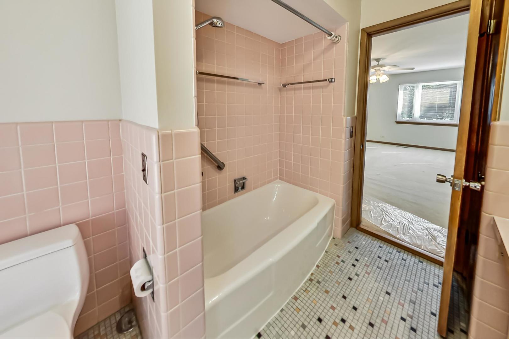 1106 Hull Terrace Unit: 2