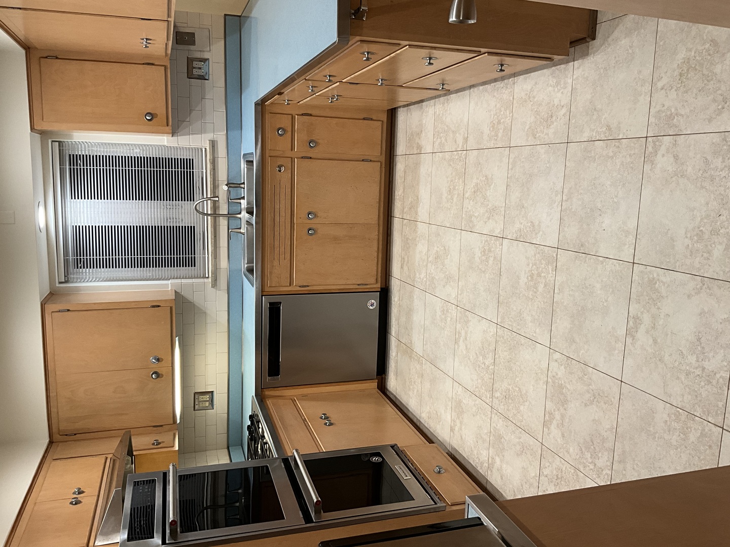 1106 Hull Terrace Unit: 2