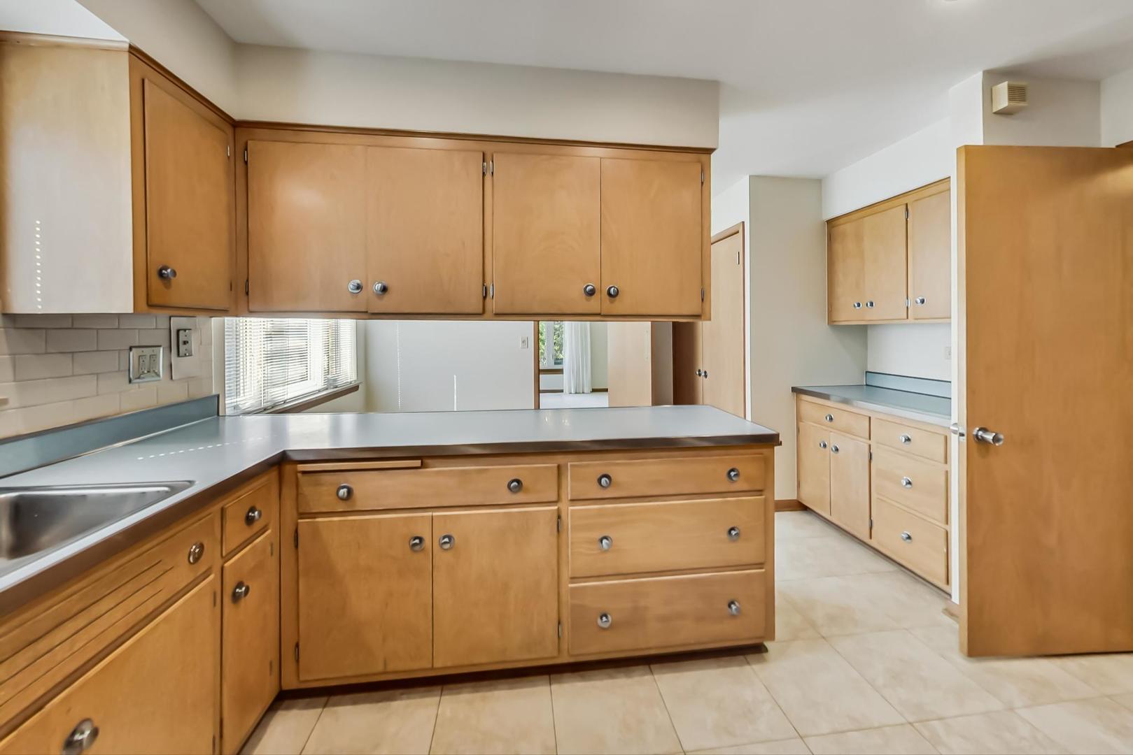 1106 Hull Terrace Unit: 2