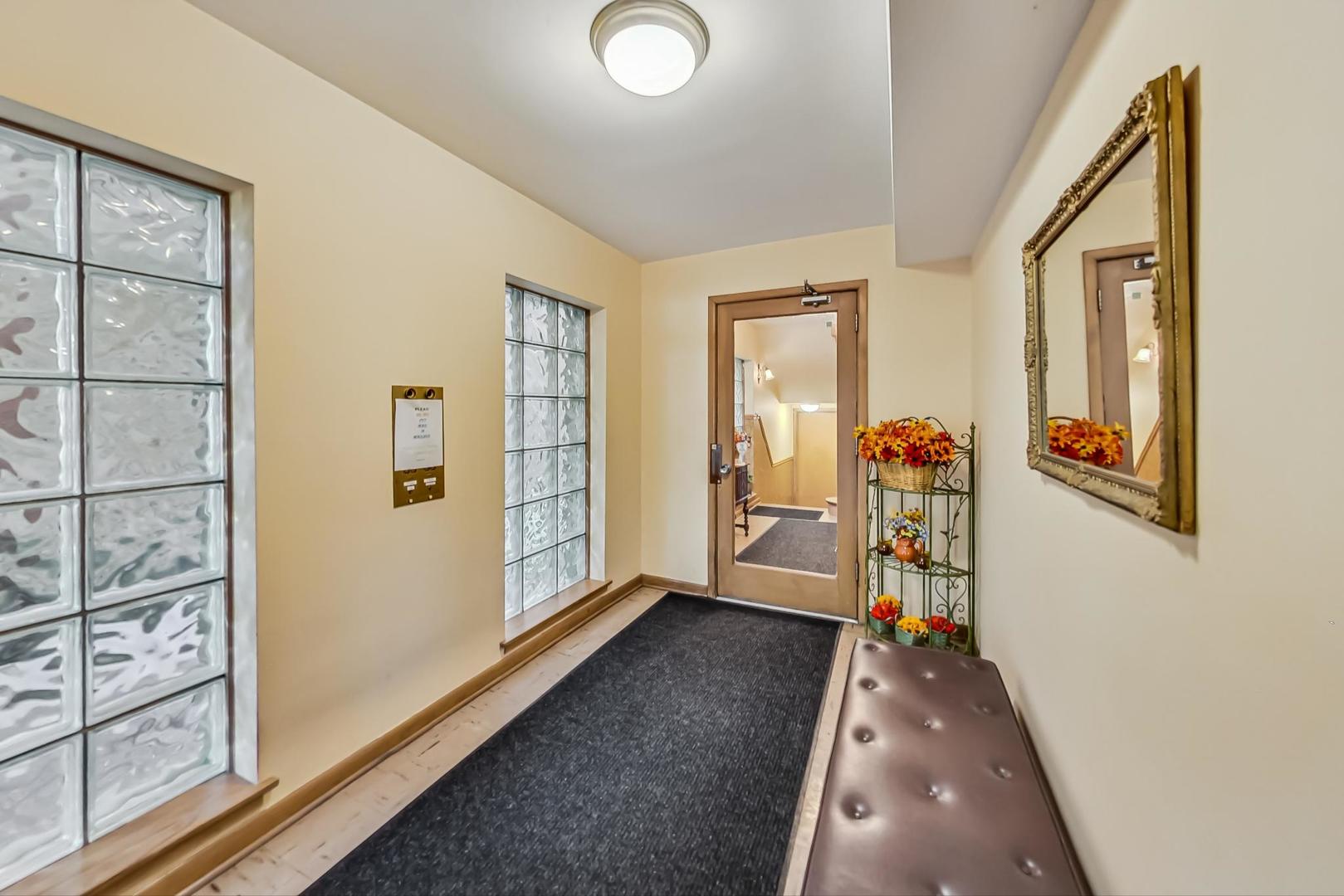 1106 Hull Terrace Unit: 2