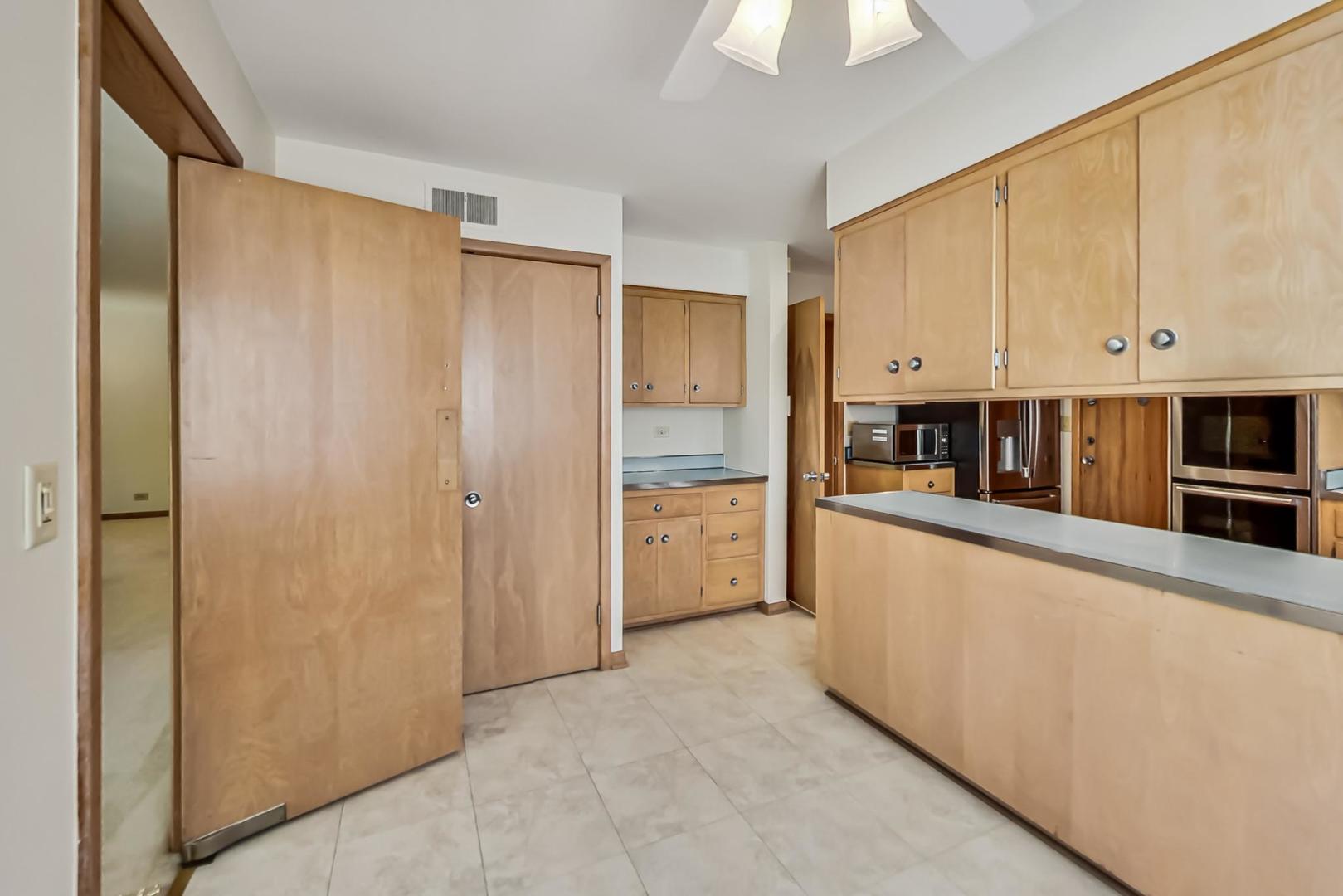 1106 Hull Terrace Unit: 2