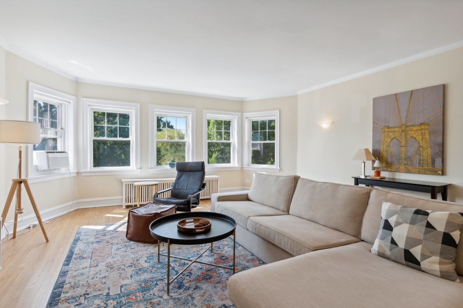 9217 Ewing Avenue Unit: 201