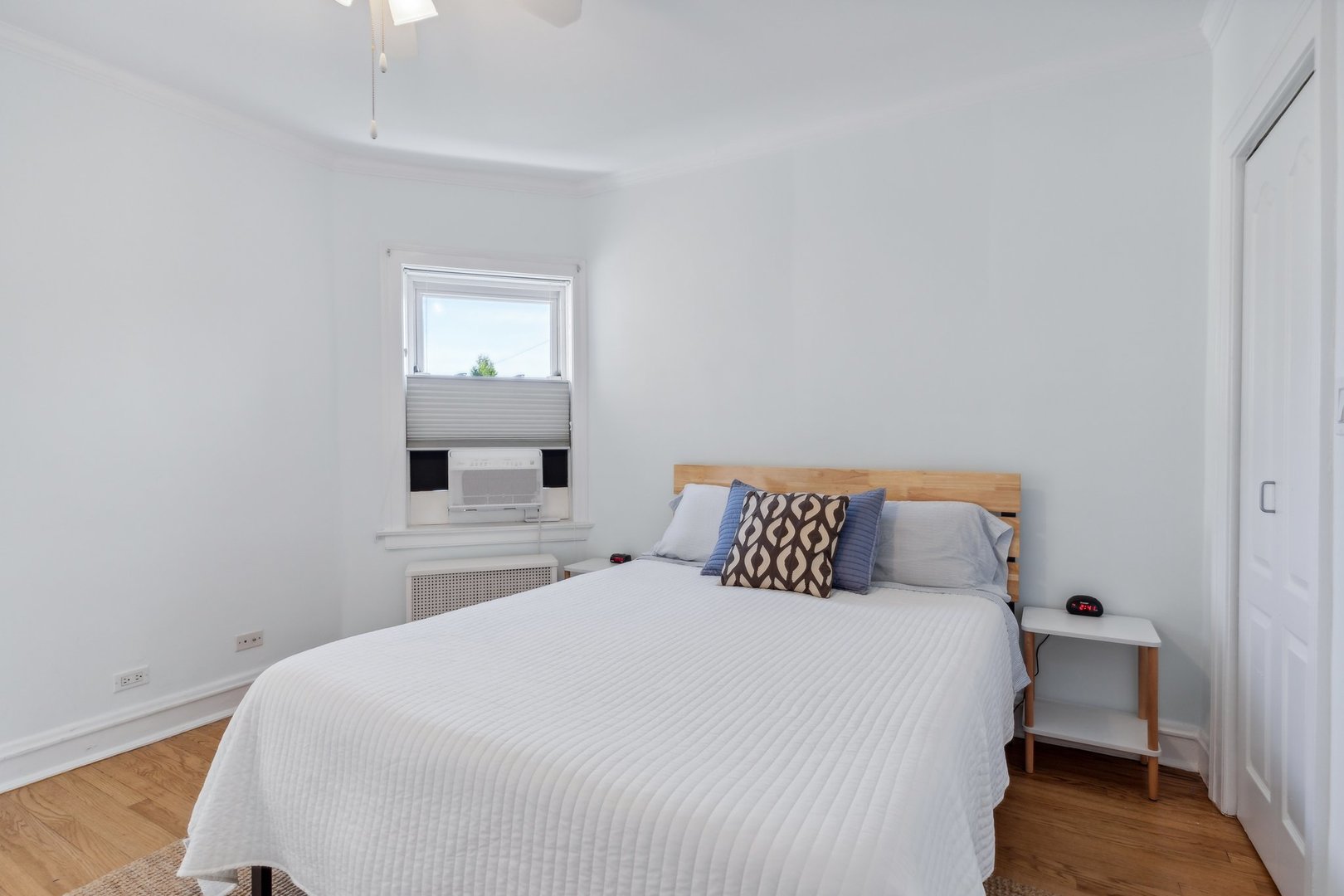 9217 Ewing Avenue Unit: 201