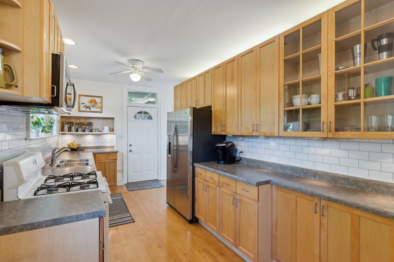9217 Ewing Avenue Unit: 201
