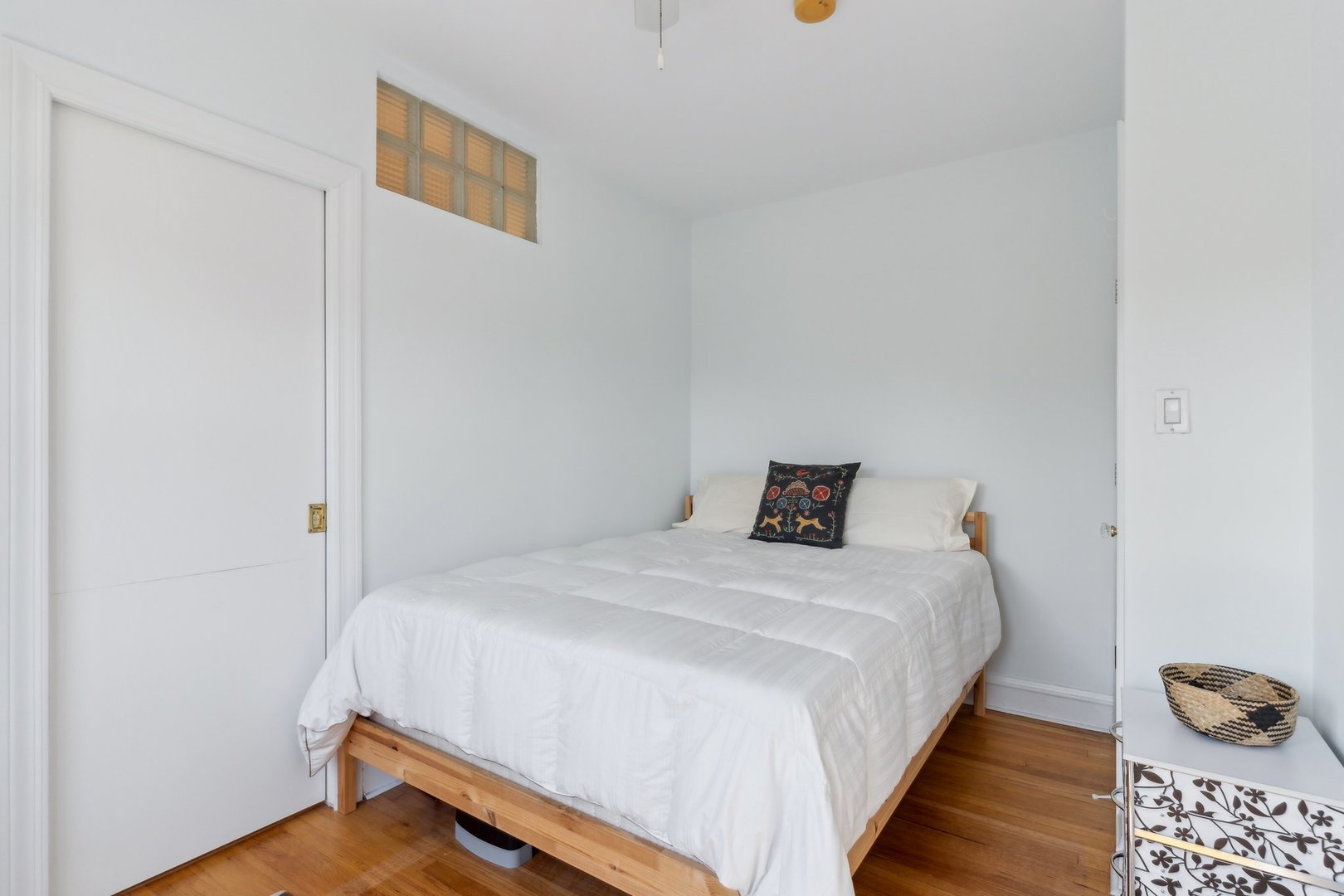 9217 Ewing Avenue Unit: 201