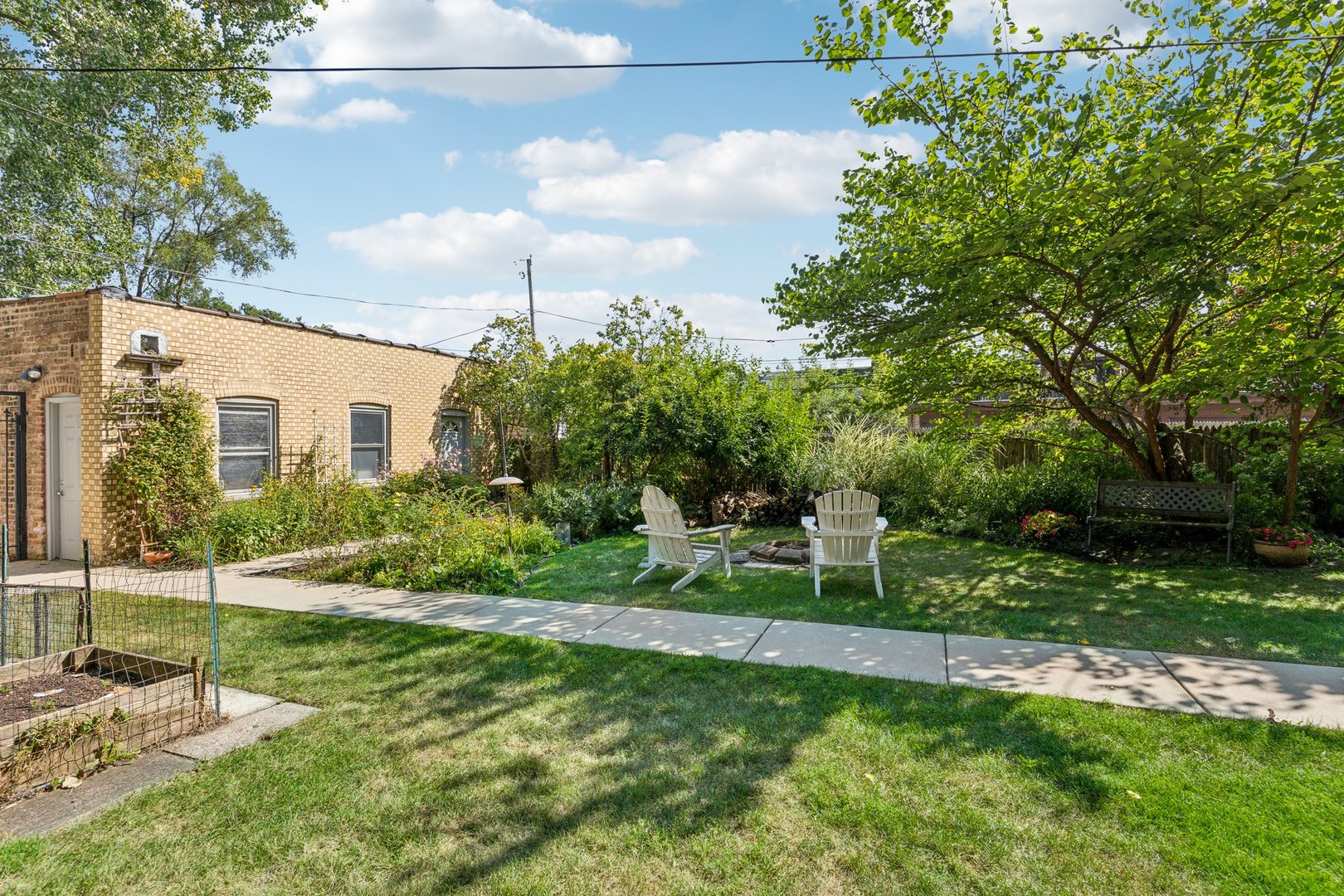 9217 Ewing Avenue Unit: 201