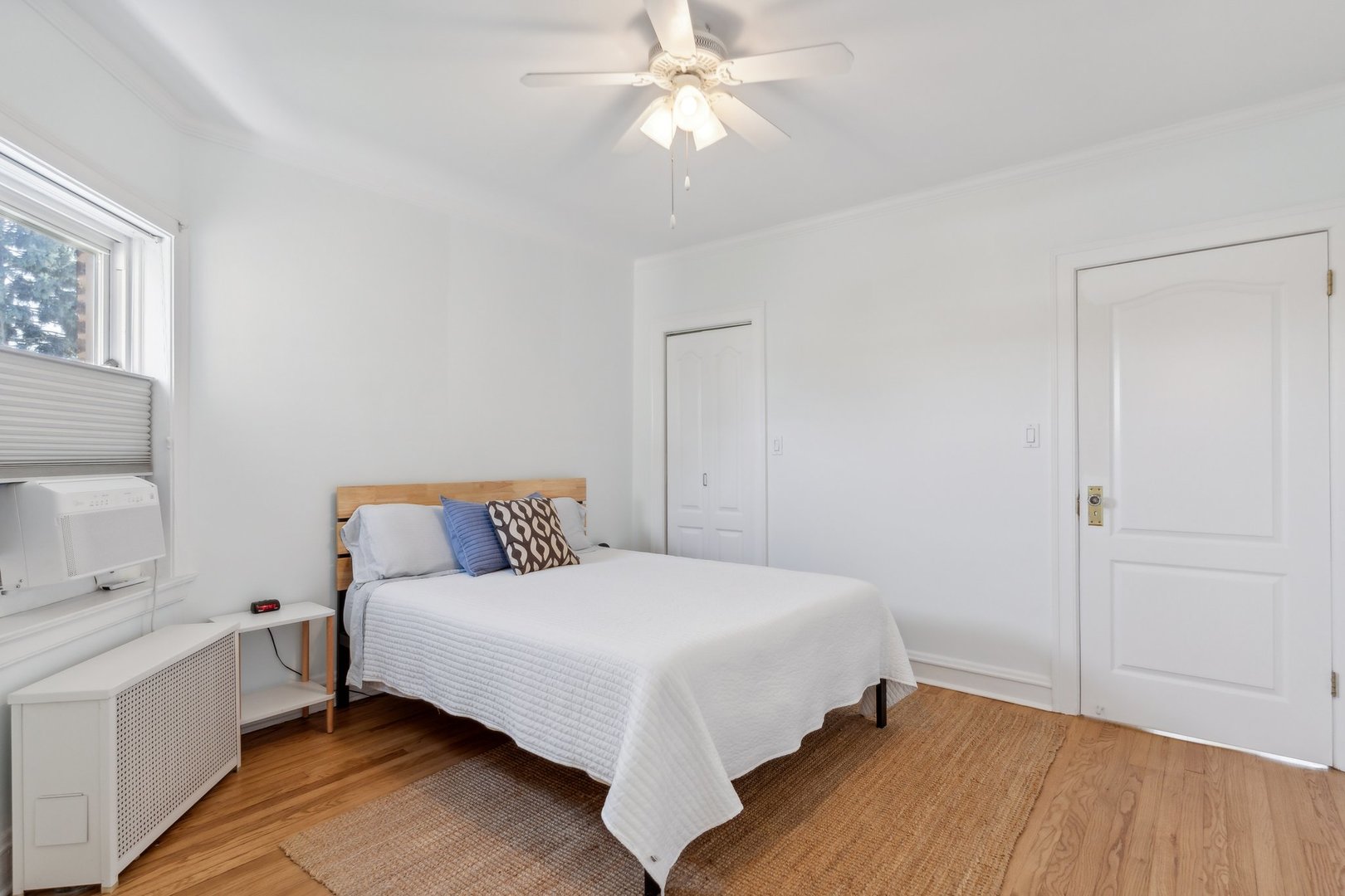 9217 Ewing Avenue Unit: 201