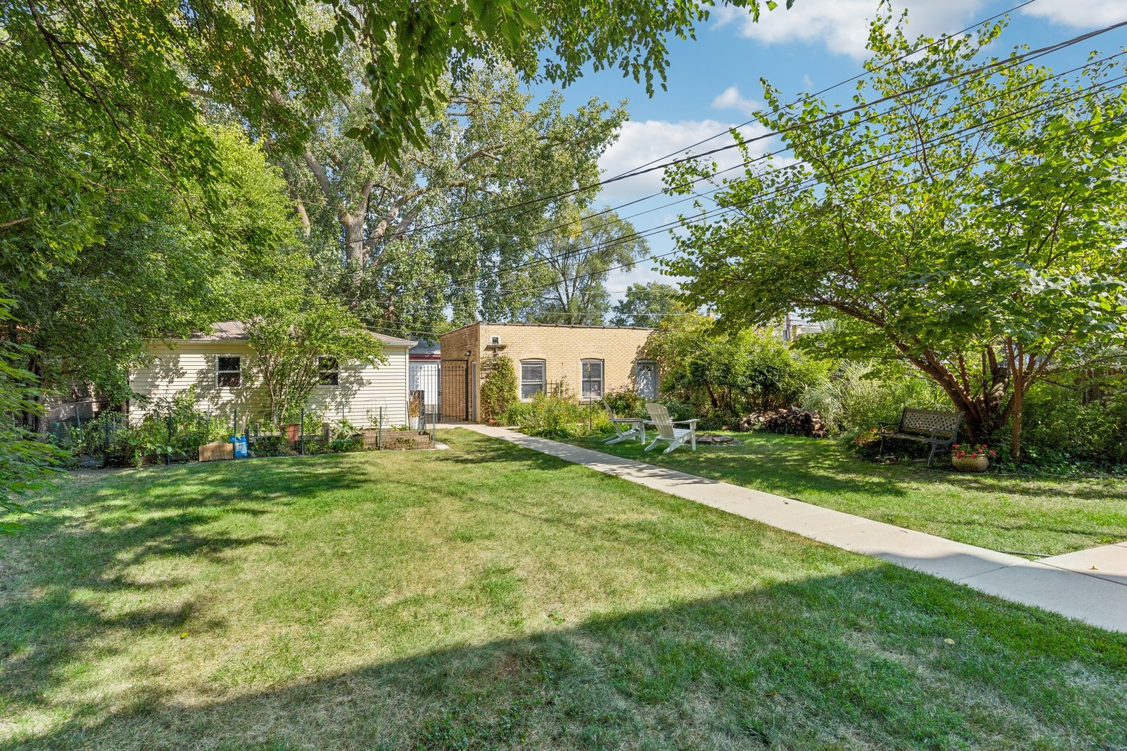 9217 Ewing Avenue Unit: 201