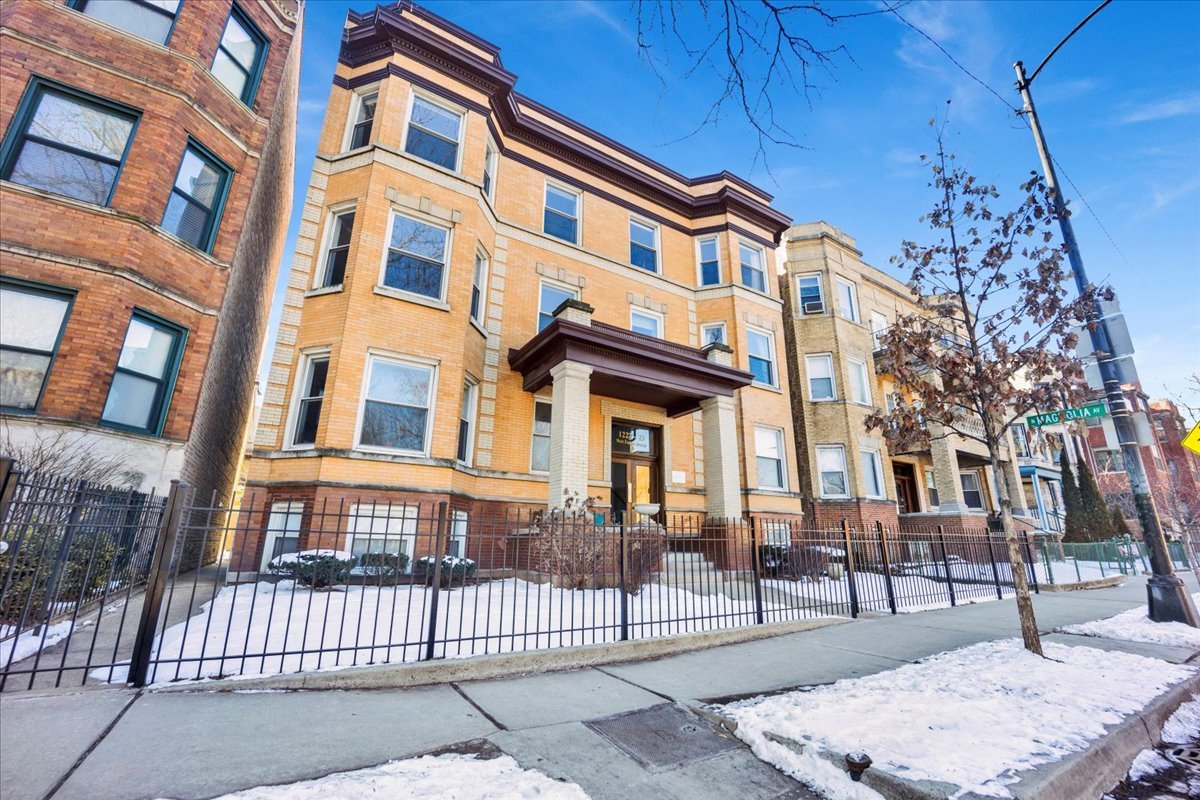 1227 W Foster Avenue Unit: 3E