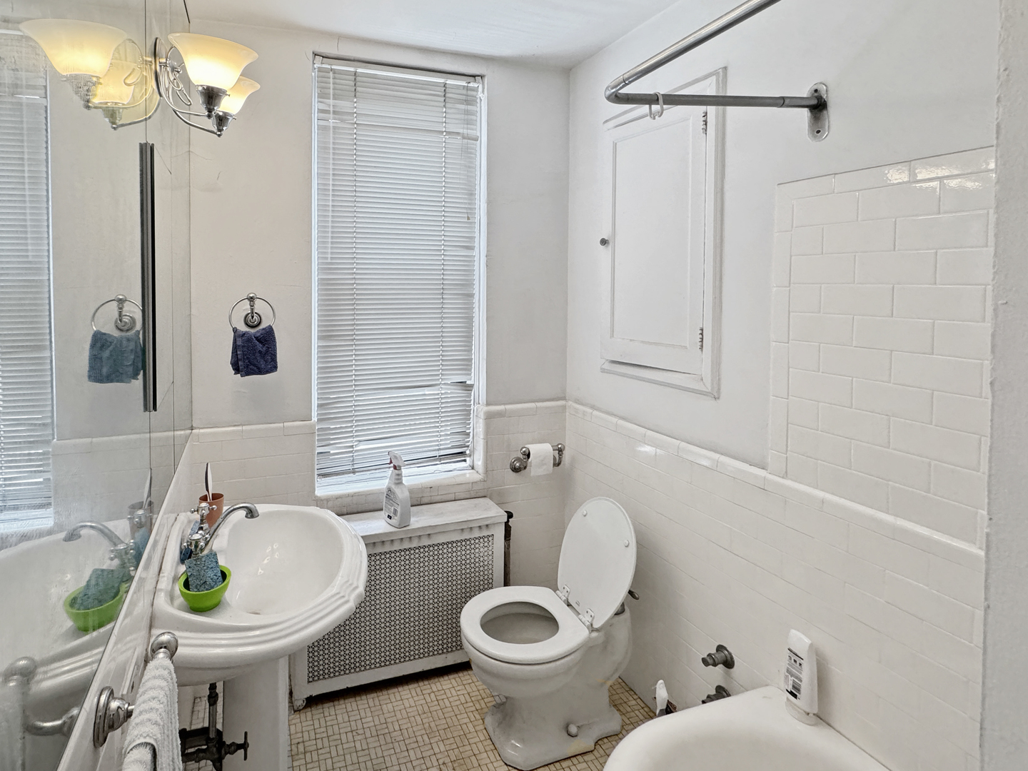 2000 N Lincoln Park West Unit: 515