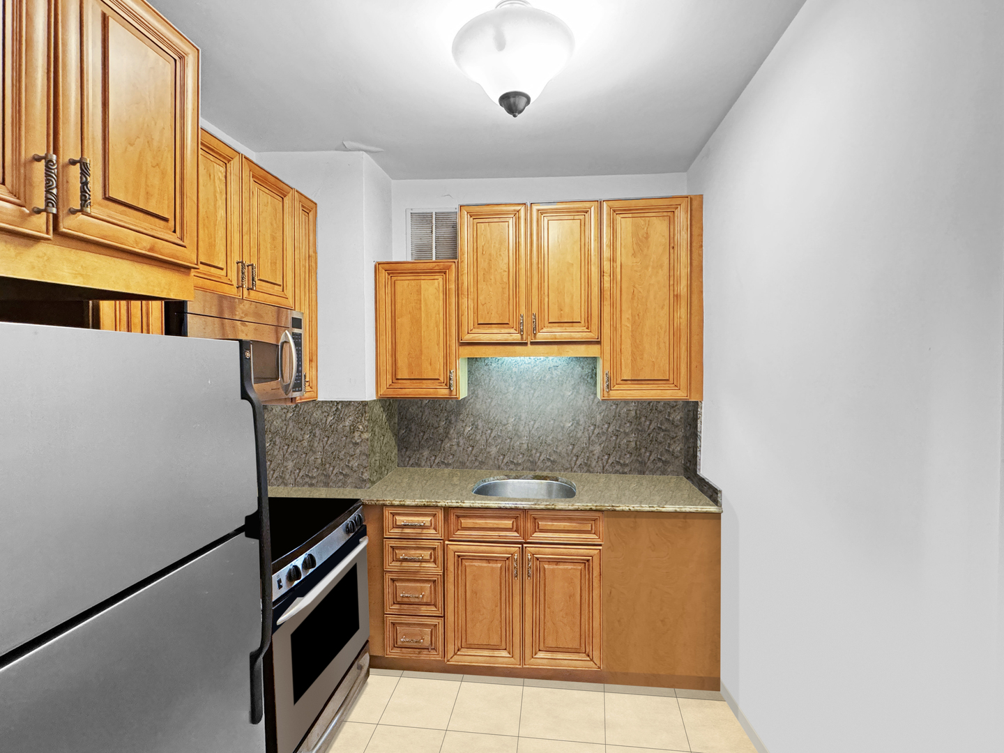 2000 N Lincoln Park West Unit: 515