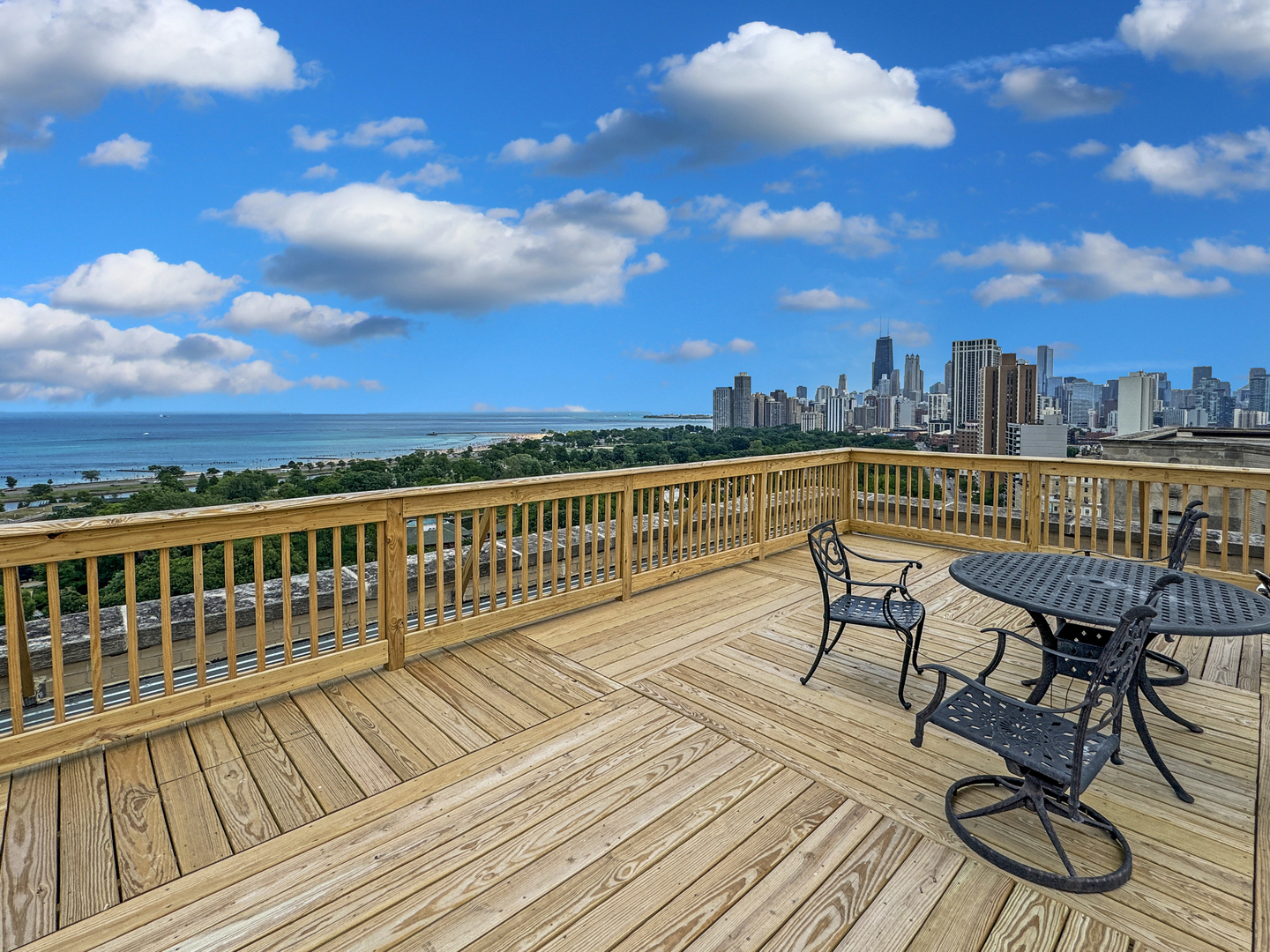 2000 N Lincoln Park West Unit: 515