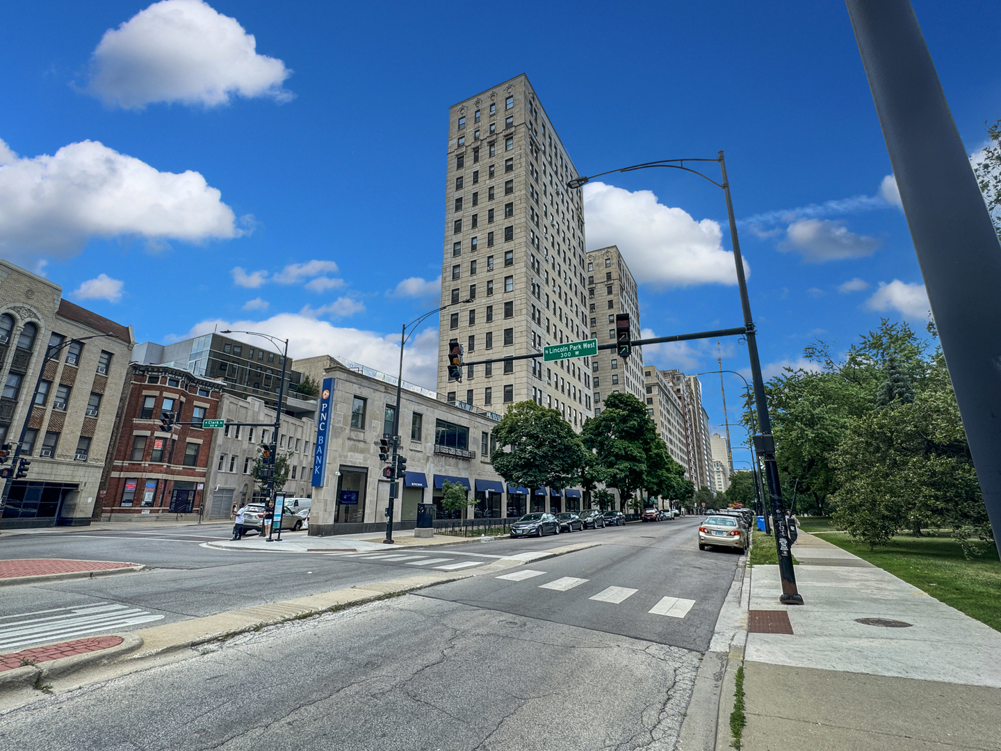 2000 N Lincoln Park West Unit: 515