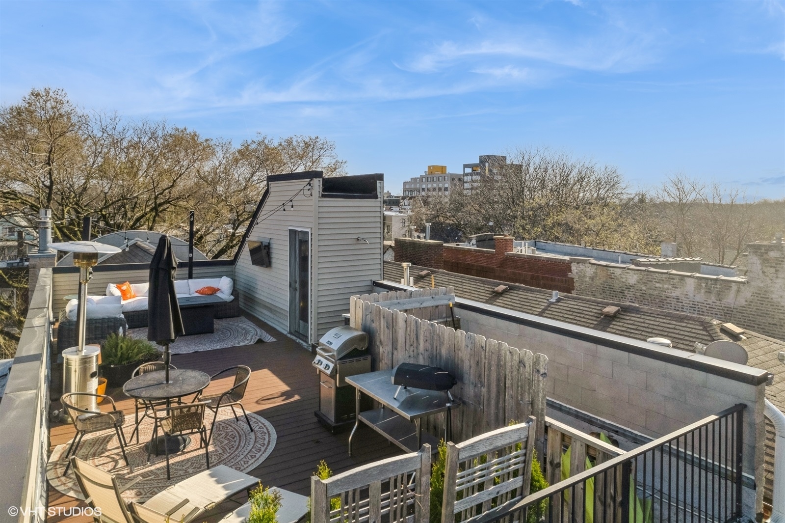 1512 W Victoria Street Unit: 3