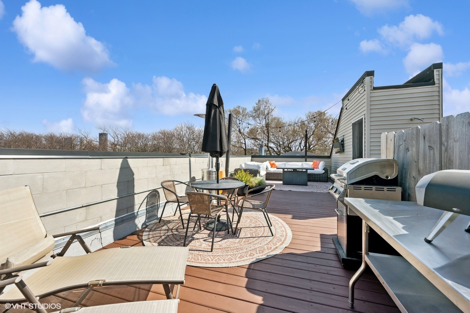 1512 W Victoria Street Unit: 3