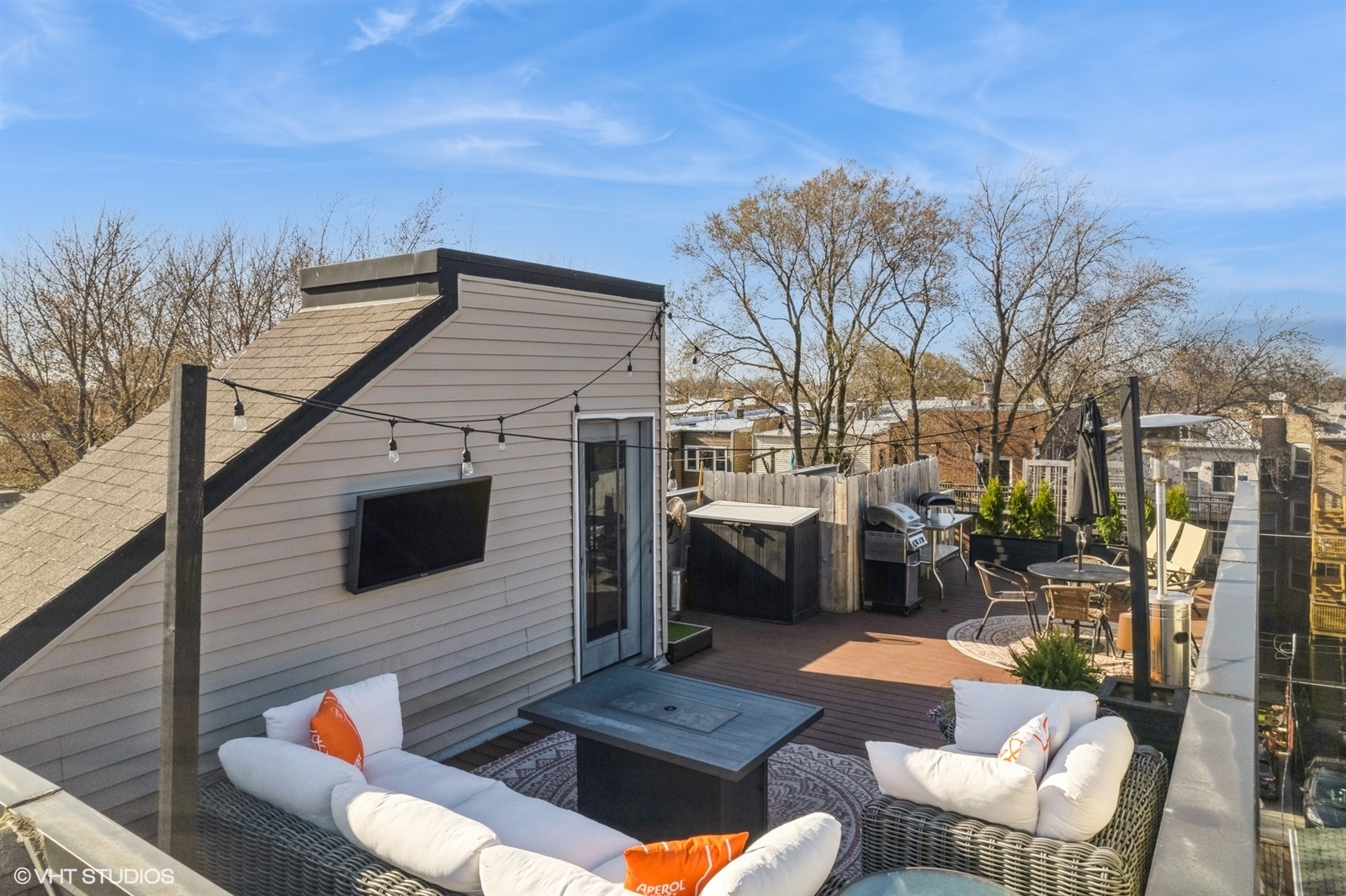 1512 W Victoria Street Unit: 3