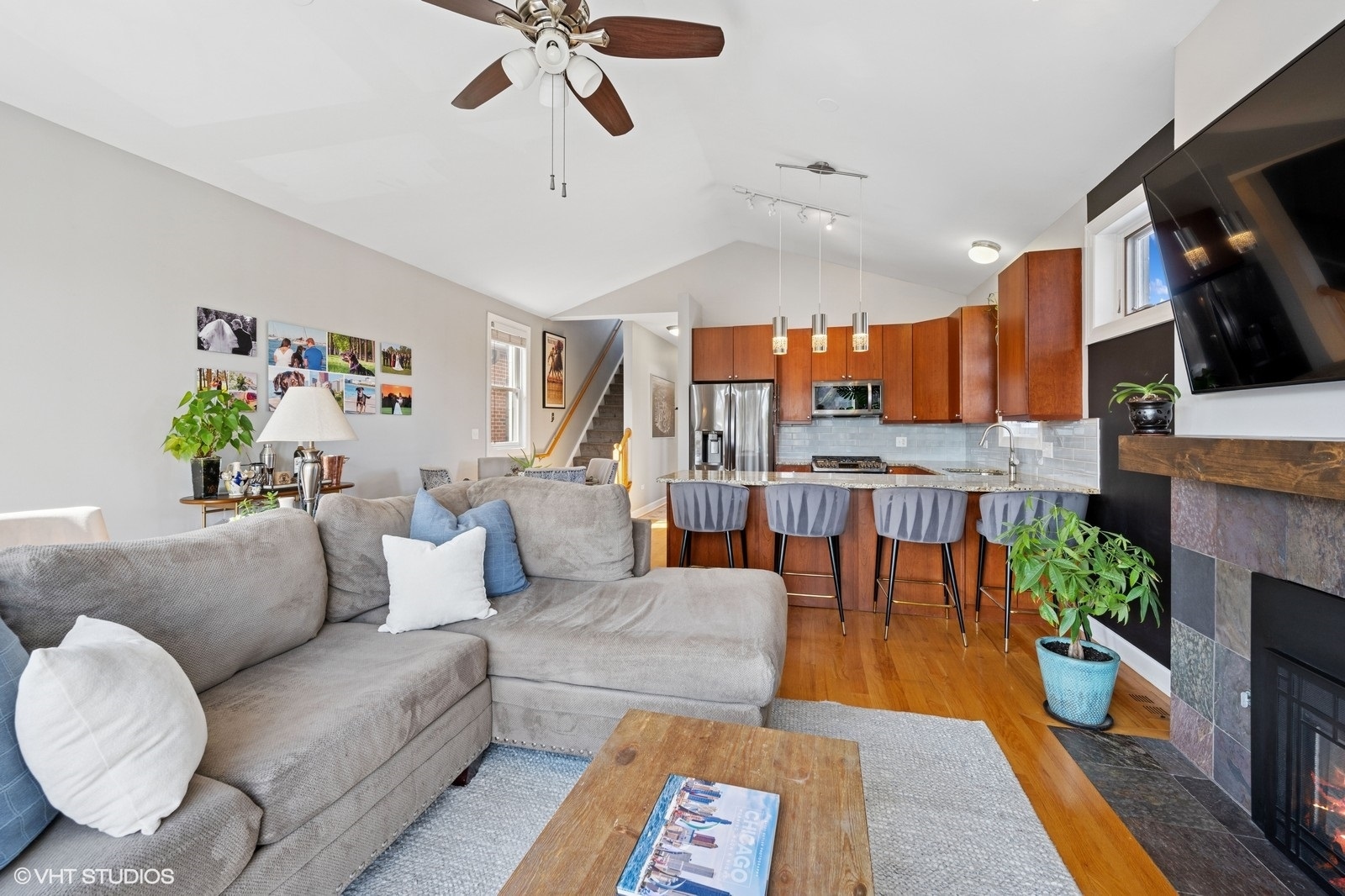 1512 W Victoria Street Unit: 3