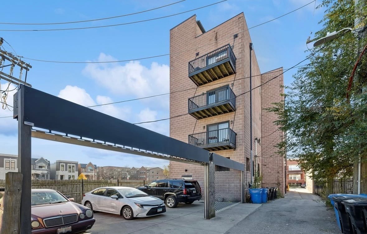 548 E 50th Street Unit: 3