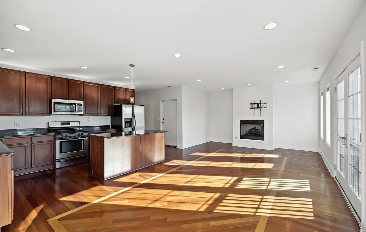 548 E 50th Street Unit: 3