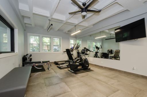 1521 W Sherwin Avenue Unit: 603