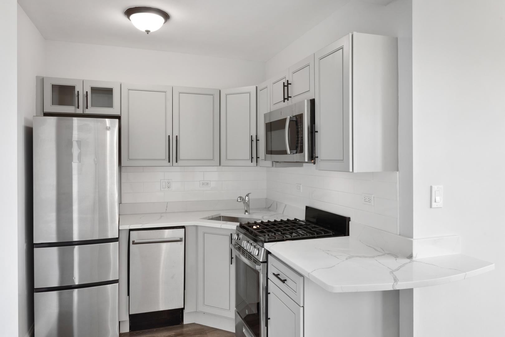 1521 W Sherwin Avenue Unit: 603