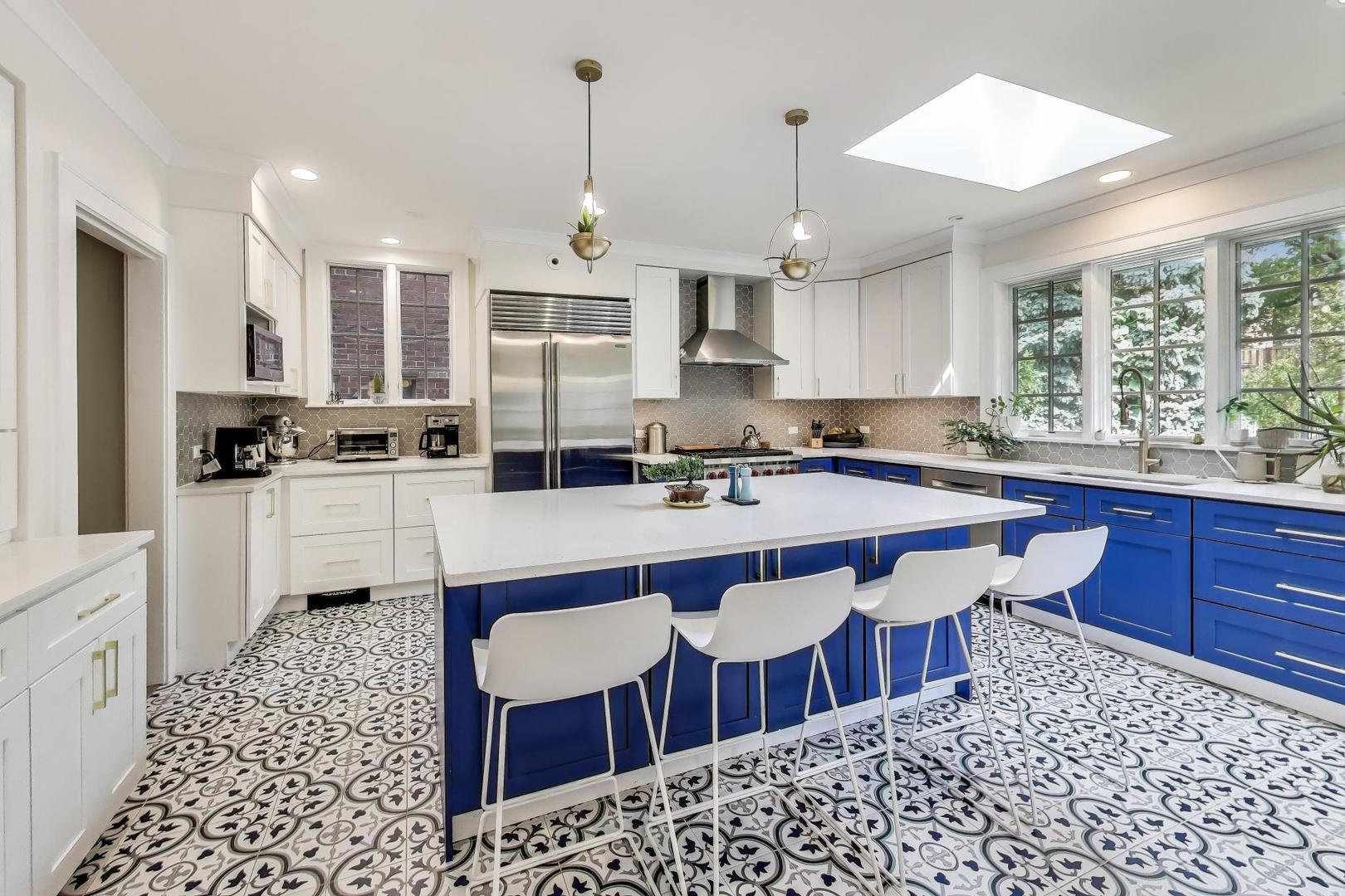 2747 Garrison Avenue