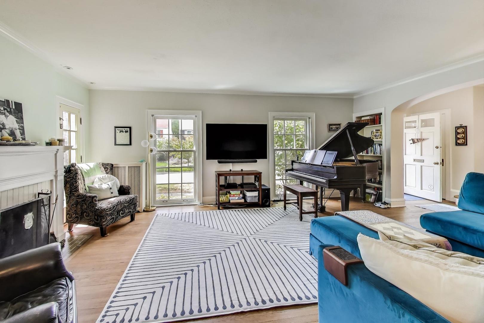 2747 Garrison Avenue