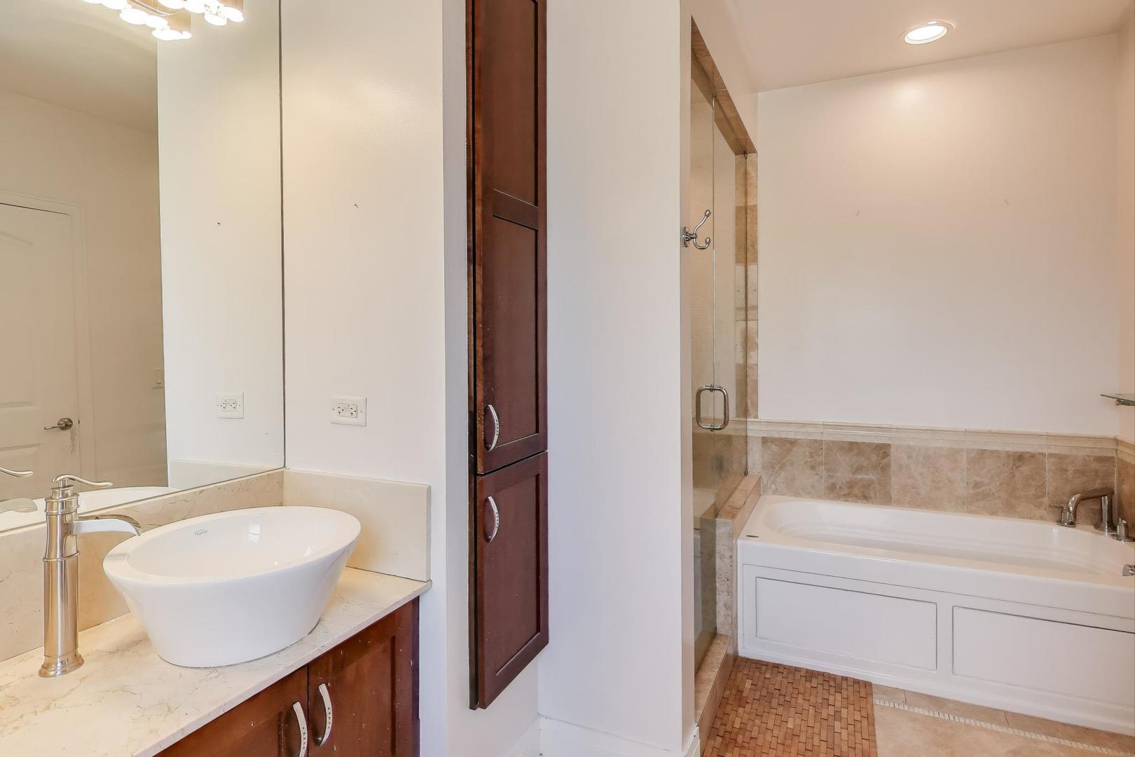 2224 W Touhy Avenue Unit: 3N