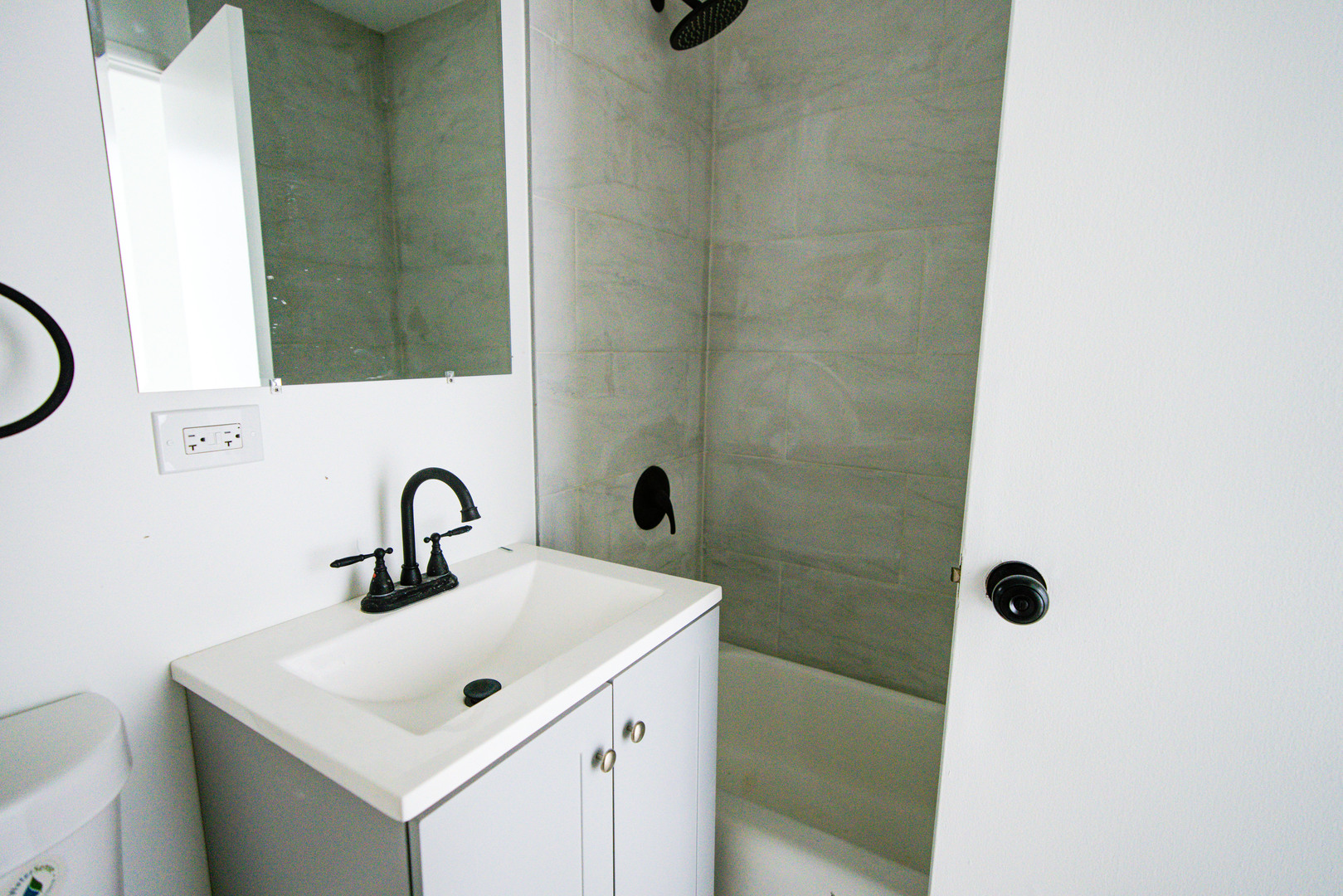 7250 N Western Avenue Unit: 306