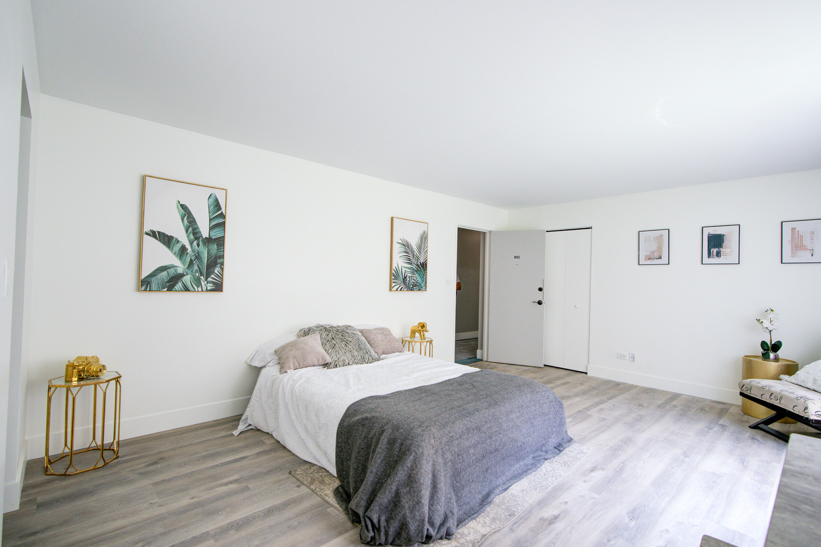 7250 N Western Avenue Unit: 306