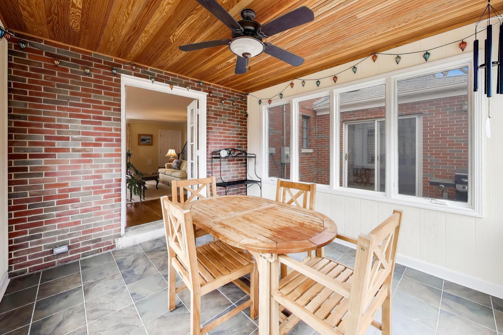 9433 Crawford Avenue