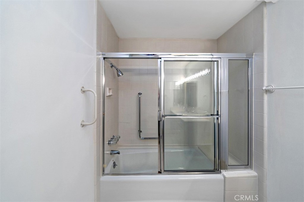 32759 Seagate Drive Unit: 204