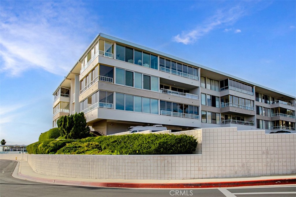 32759 Seagate Drive Unit: 204