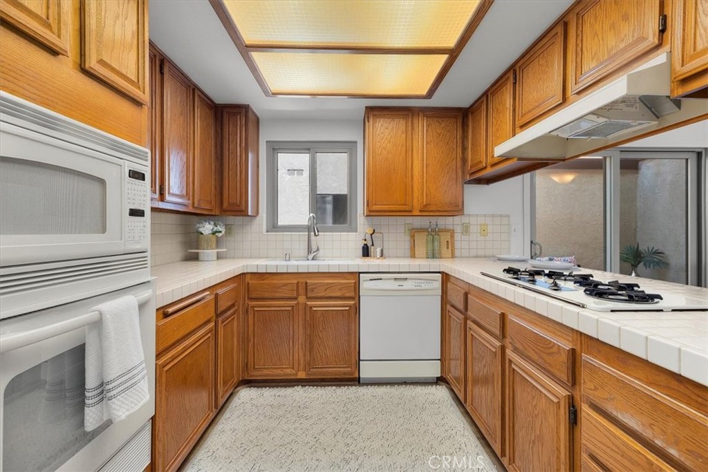 676 Shepard Street 2